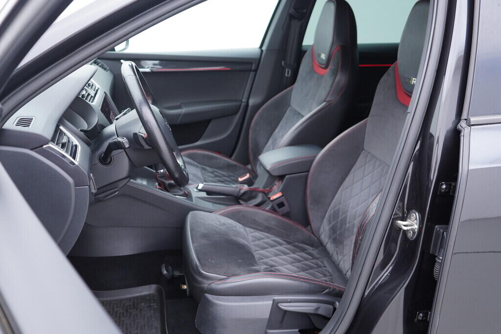 OV190V09761_23.webp_OCTAVIA RS 2.0 CUN 621173 135 kW automat, DPH