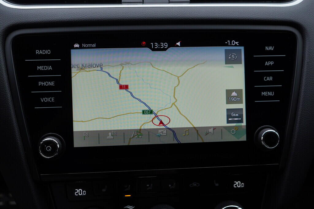 OV190V09761_33.webp_OCTAVIA RS 2.0 CUN 621173 135 kW automat, DPH