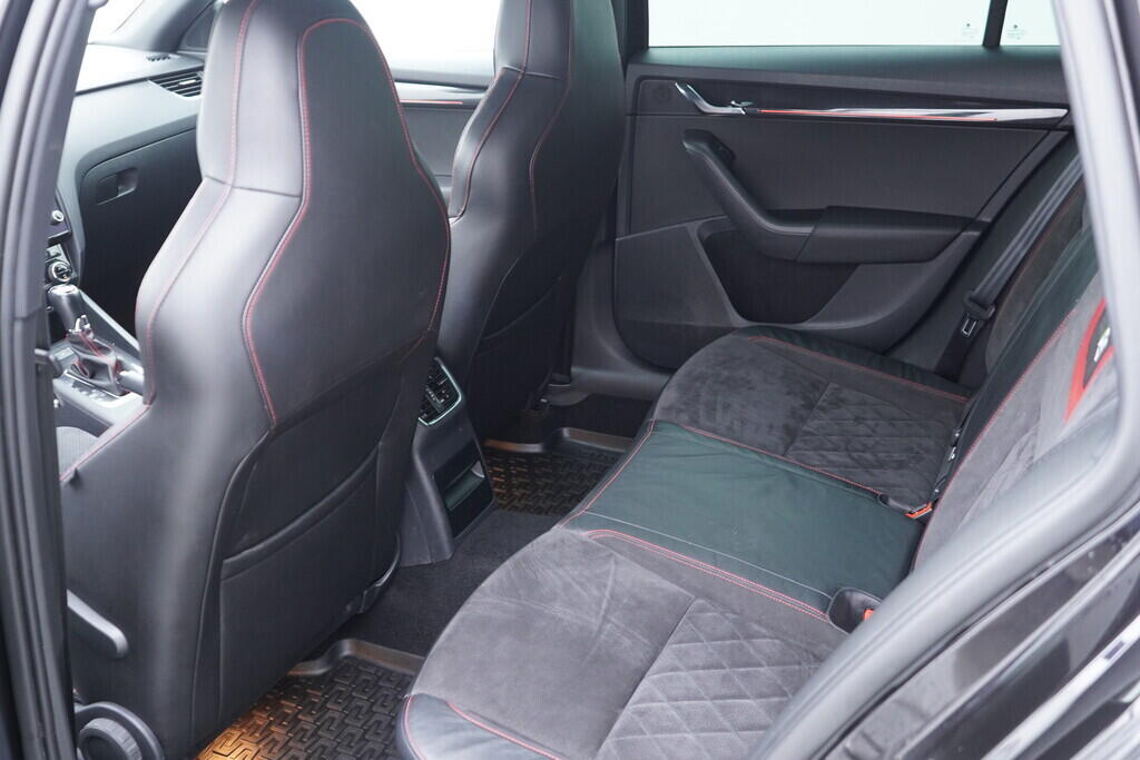 OV190V09761_36.webp_OCTAVIA RS 2.0 CUN 621173 135 kW automat, DPH