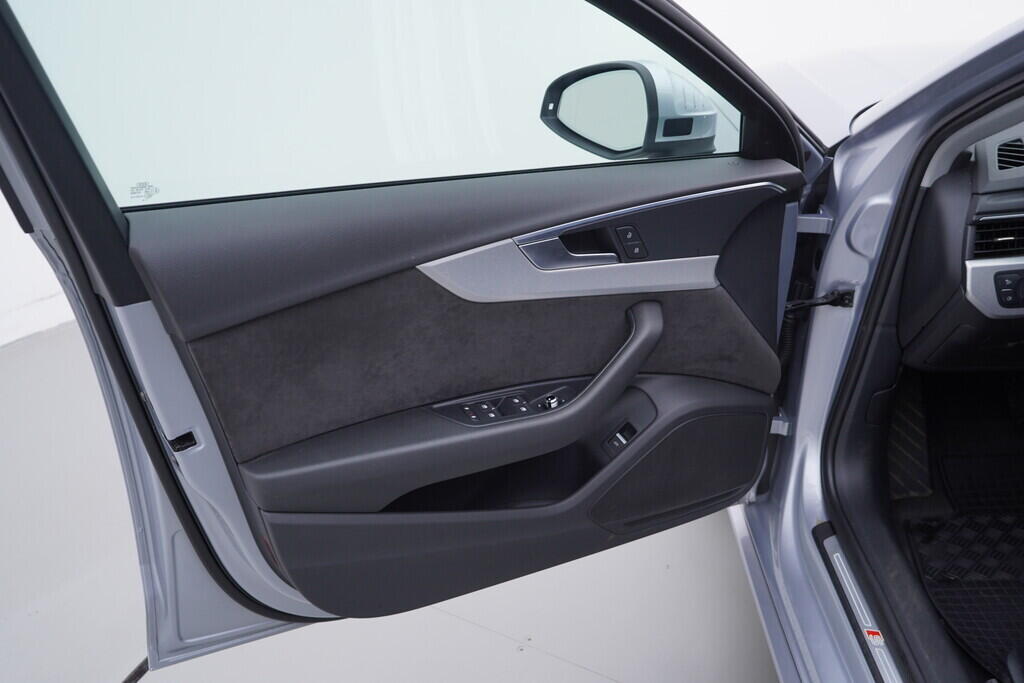 OV190V09763_19.webp_A4 S-line 3.0 083690 200 kW automat