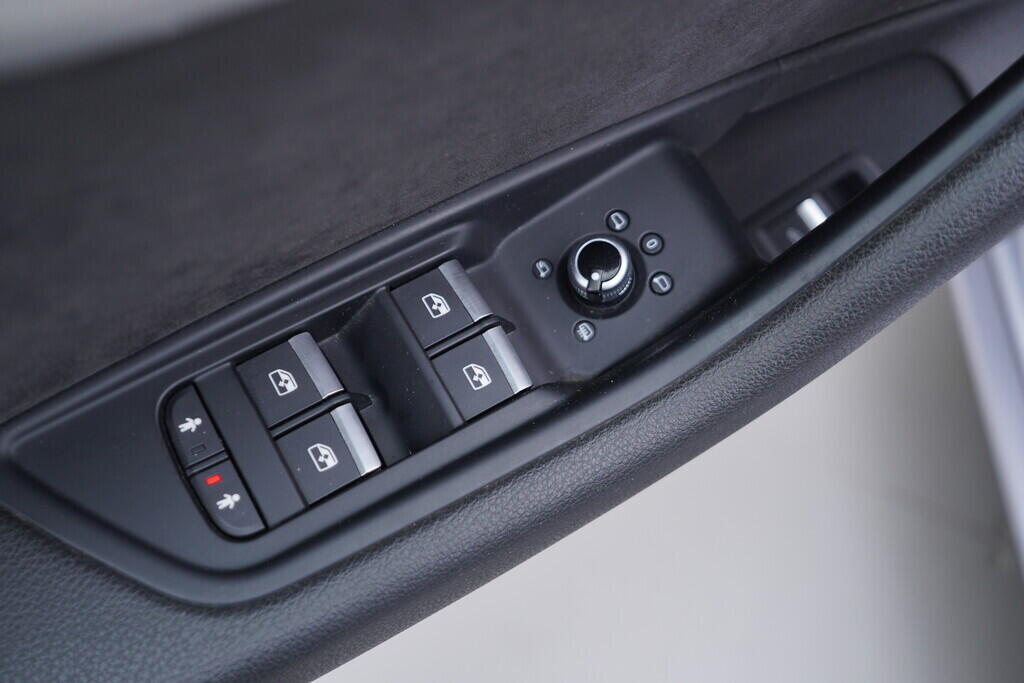 OV190V09763_20.webp_A4 S-line 3.0 083690 200 kW automat