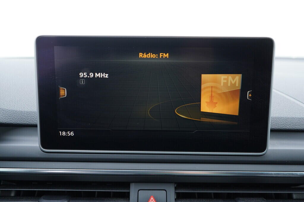 OV190V09763_30.webp_A4 S-line 3.0 083690 200 kW automat