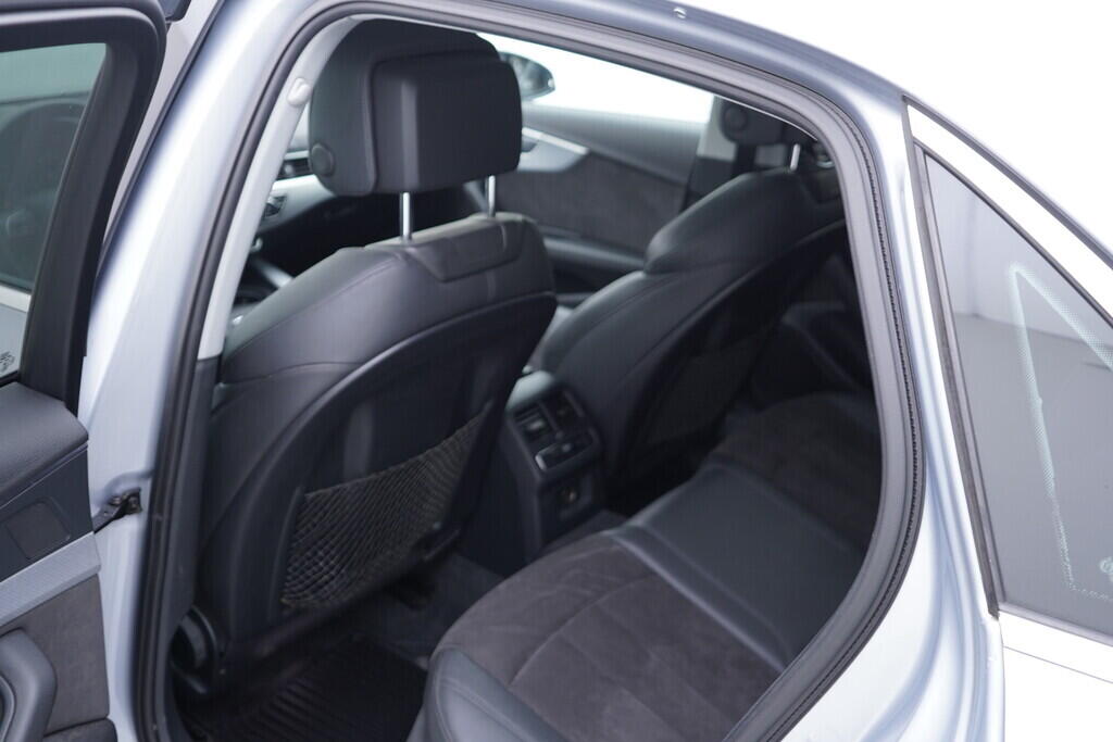 OV190V09763_36.webp_A4 S-line 3.0 083690 200 kW automat