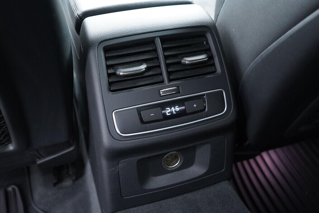 OV190V09763_38.webp_A4 S-line 3.0 083690 200 kW automat