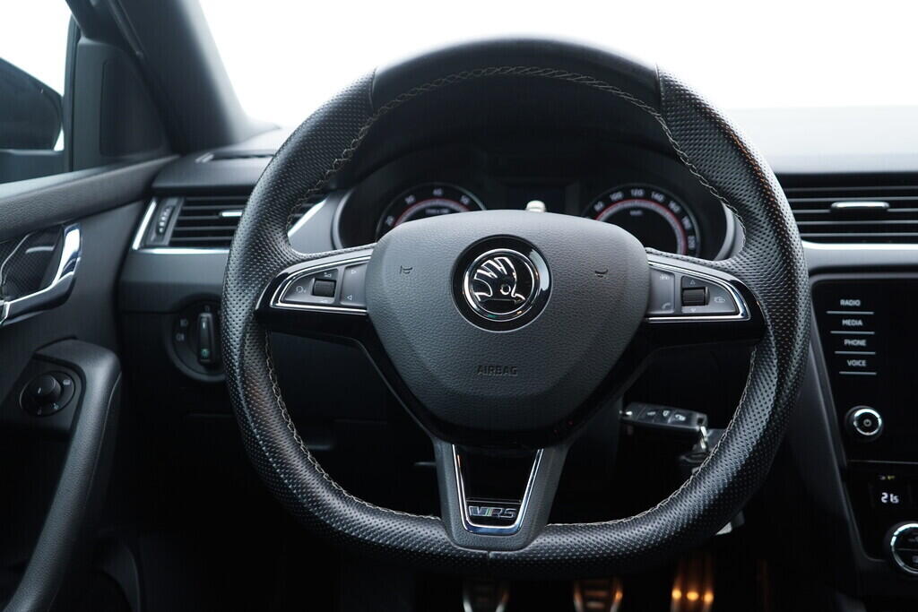 OV190V09766_28.webp_OCTAVIA RS 2.0 TSI 169 kW manuál