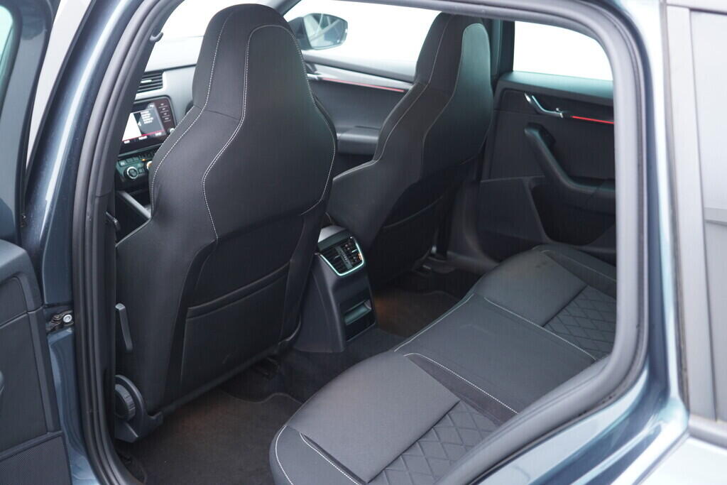 OV190V09766_34.webp_OCTAVIA RS 2.0 TSI 169 kW manuál