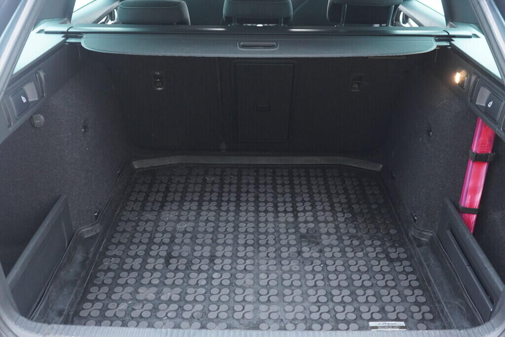 OV190V09766_37.webp_OCTAVIA RS 2.0 TSI 169 kW manuál