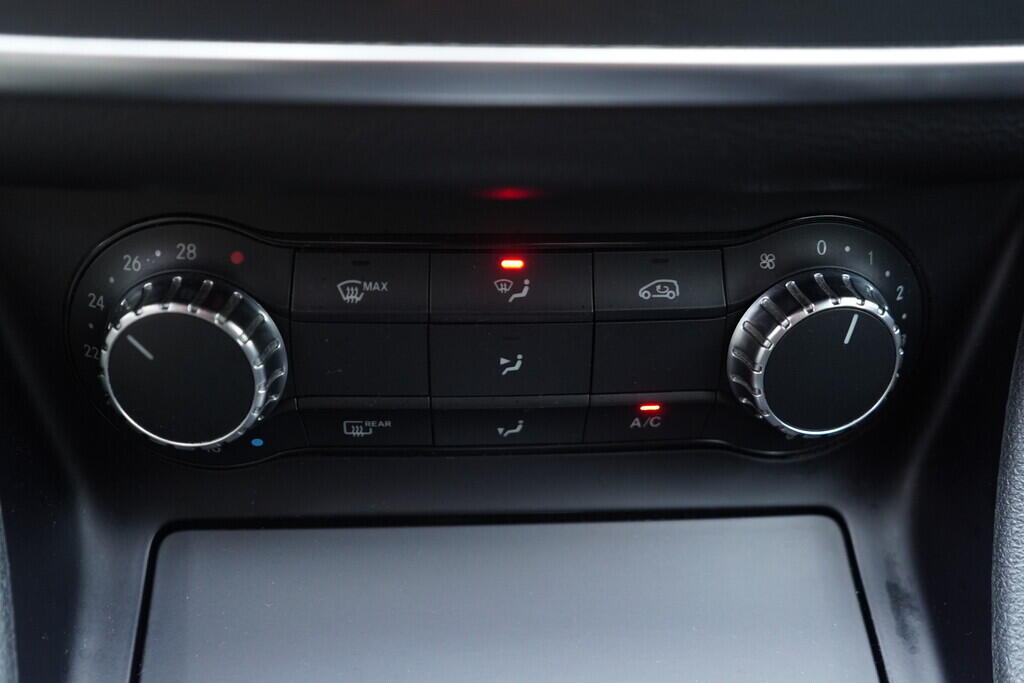 OV190V09767_37.webp_CLA Shooting Brake Urban 2.1  100 kW manuál