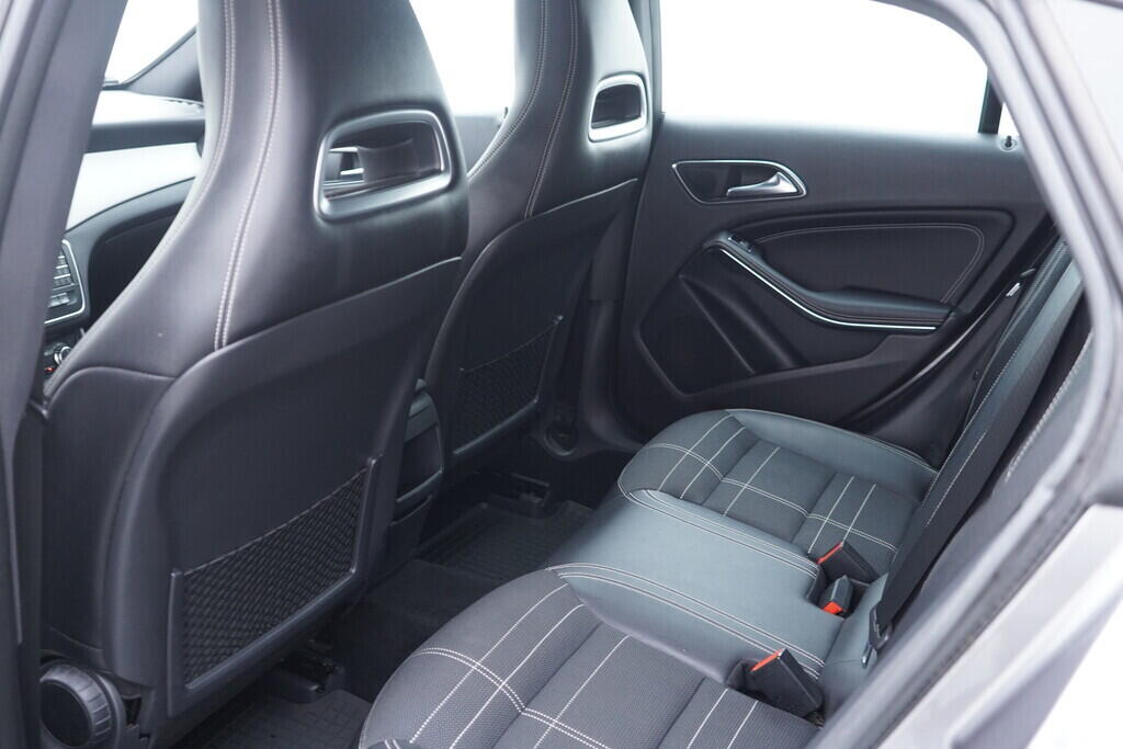 OV190V09767_41.webp_CLA Shooting Brake Urban 2.1  100 kW manuál