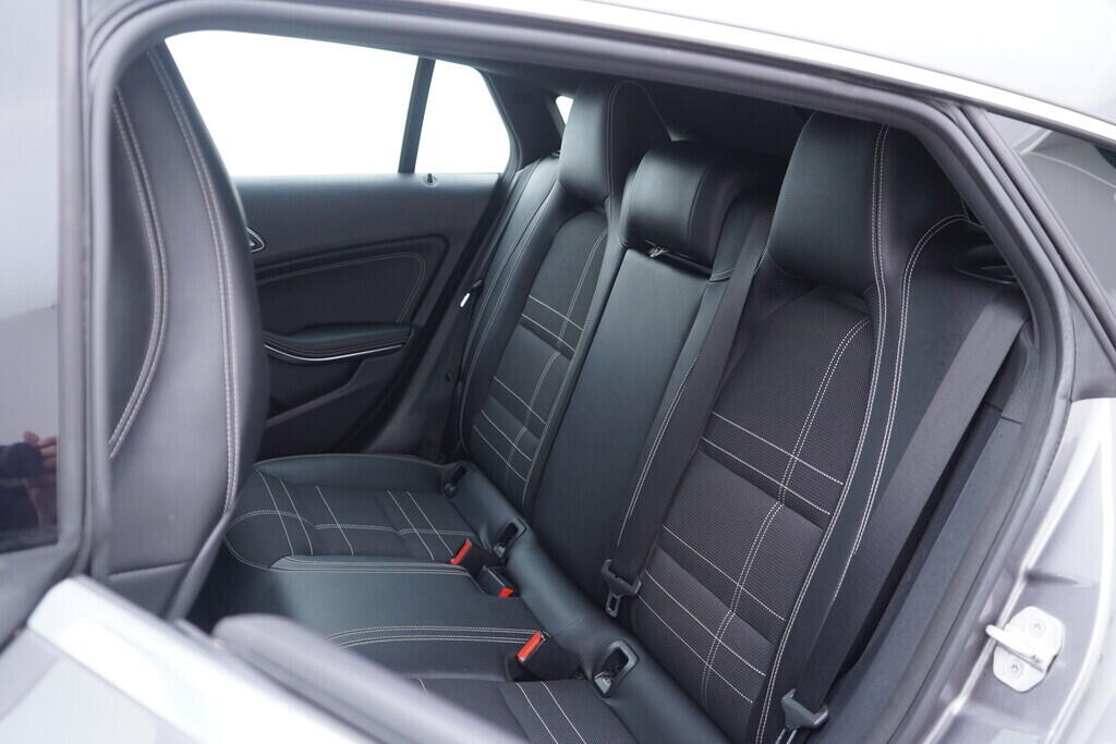 OV190V09767_42.webp_CLA Shooting Brake Urban 2.1  100 kW manuál