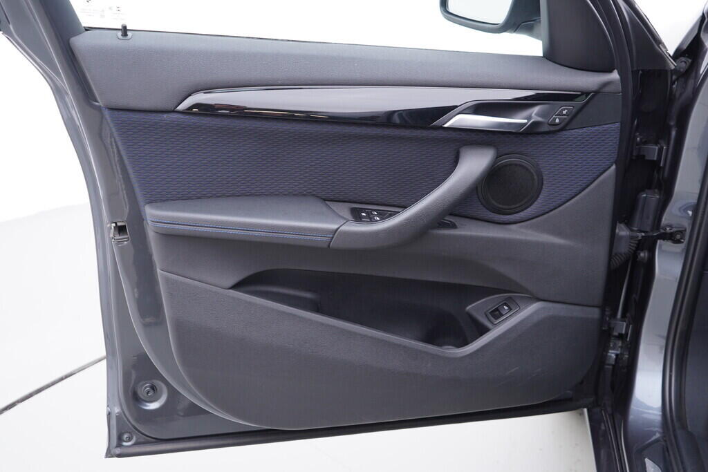 OV190V09769_19.webp_X1 M sport 2.0 TDI 140 kW automat, DPH