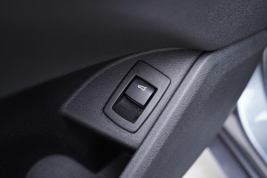 OV190V09769_22.webp_X1 M sport 2.0 TDI 140 kW automat, DPH