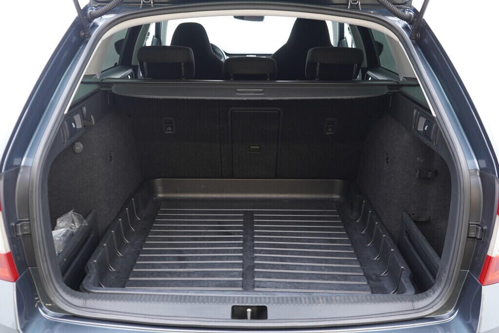 OV190V09771_38.webp_OCTAVIA Style Plus 2.0 TDI 135 kW automat