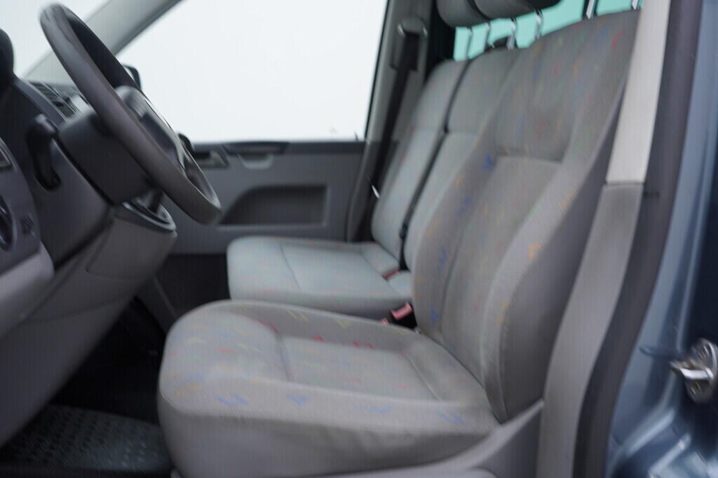 OV190V09772_22.webp_TRANSPORTER KOMBI  2.5 TDI 96 kW manuál