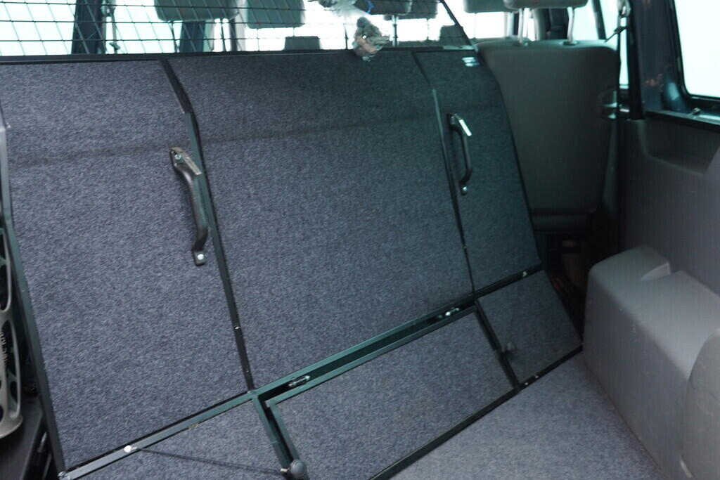 OV190V09772_32.webp_TRANSPORTER KOMBI  2.5 TDI 96 kW manuál