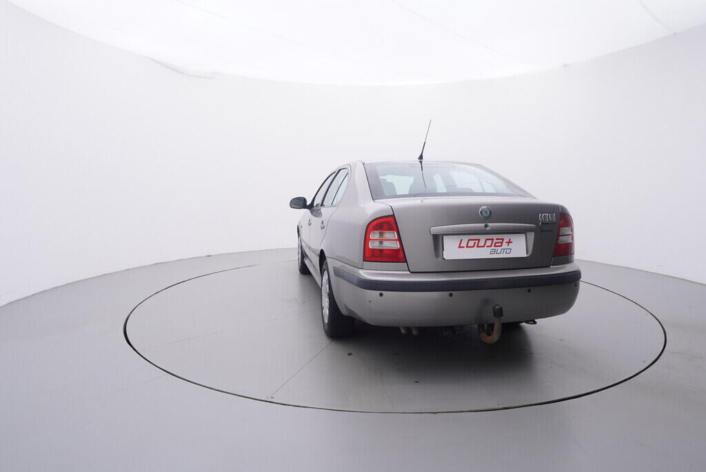 OV190V09773_13.webp_OCTAVIA Tour 1.6 16V 75 kW manuál