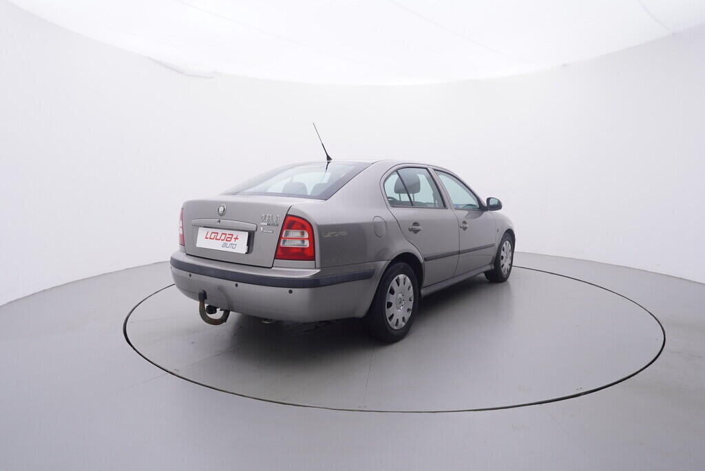 OV190V09773_14.webp_OCTAVIA Tour 1.6 16V 75 kW manuál