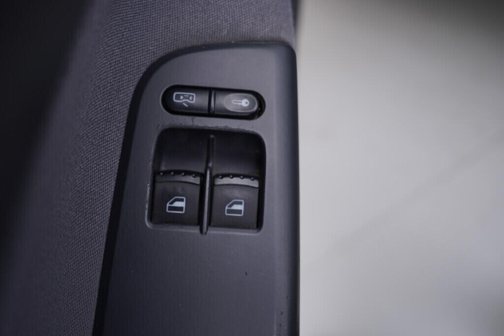 OV190V09773_20.webp_OCTAVIA Tour 1.6 16V 75 kW manuál