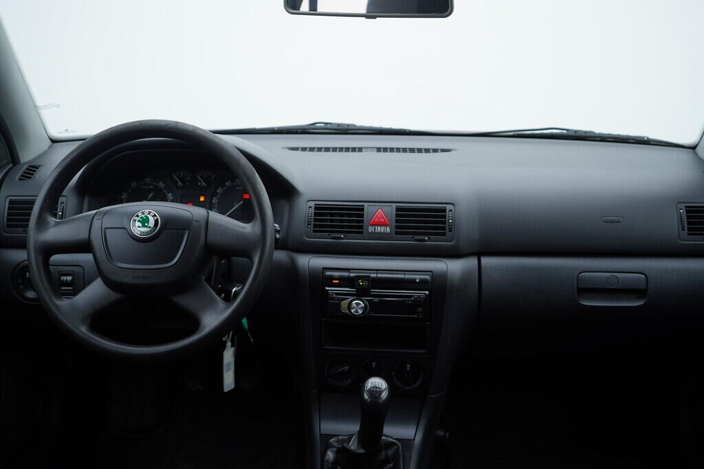 OV190V09773_26.webp_OCTAVIA Tour 1.6 16V 75 kW manuál