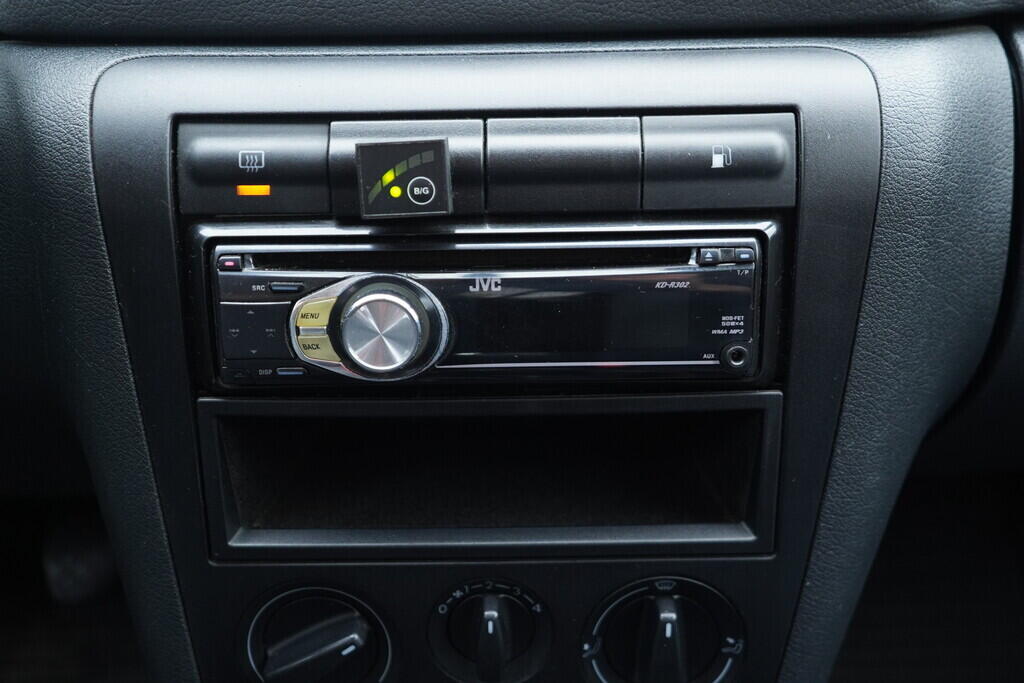 OV190V09773_28.webp_OCTAVIA Tour 1.6 16V 75 kW manuál