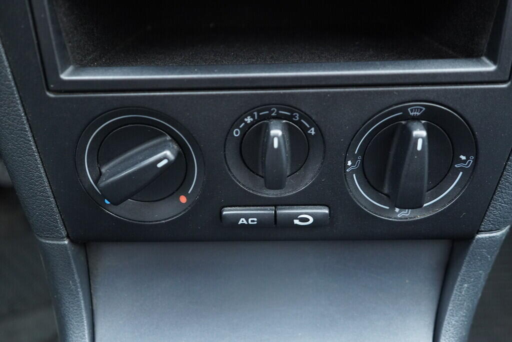 OV190V09773_29.webp_OCTAVIA Tour 1.6 16V 75 kW manuál