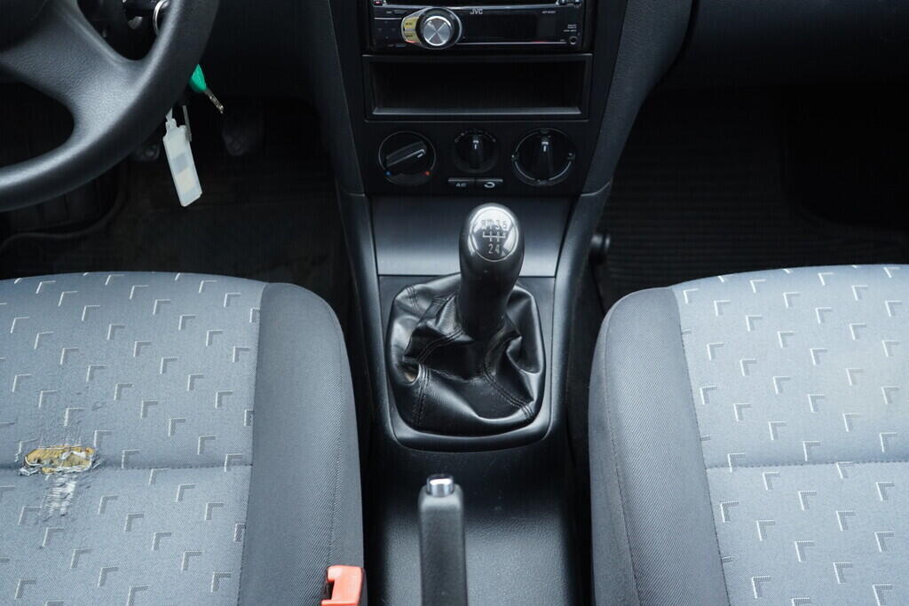 OV190V09773_30.webp_OCTAVIA Tour 1.6 16V 75 kW manuál