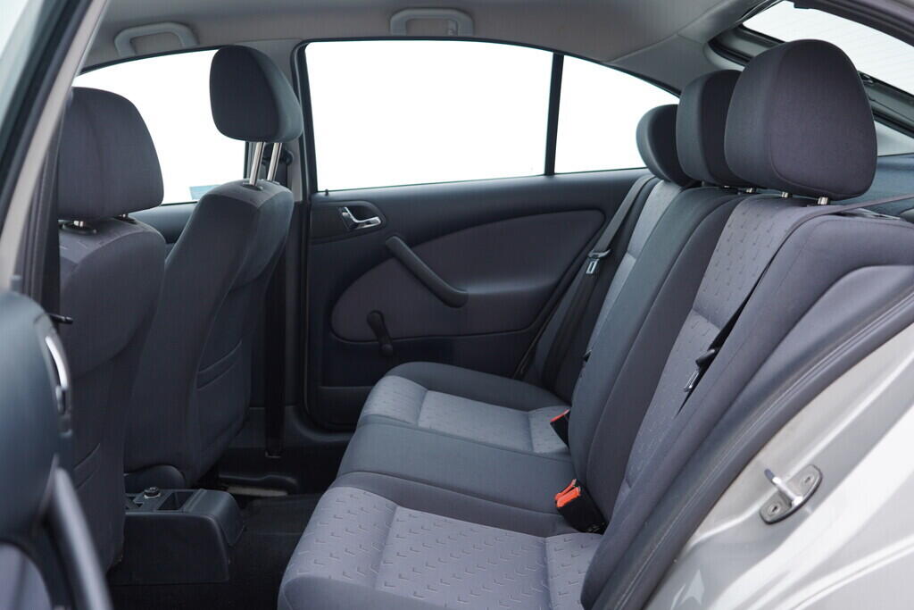 OV190V09773_32.webp_OCTAVIA Tour 1.6 16V 75 kW manuál