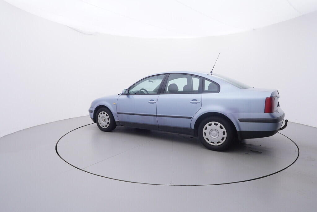 OV190V09774_12.webp_PASSAT  1.9 TDI 81 kW manuál