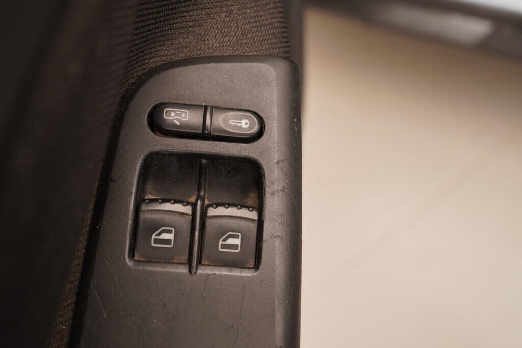 OV190V09774_20.webp_PASSAT  1.9 TDI 81 kW manuál