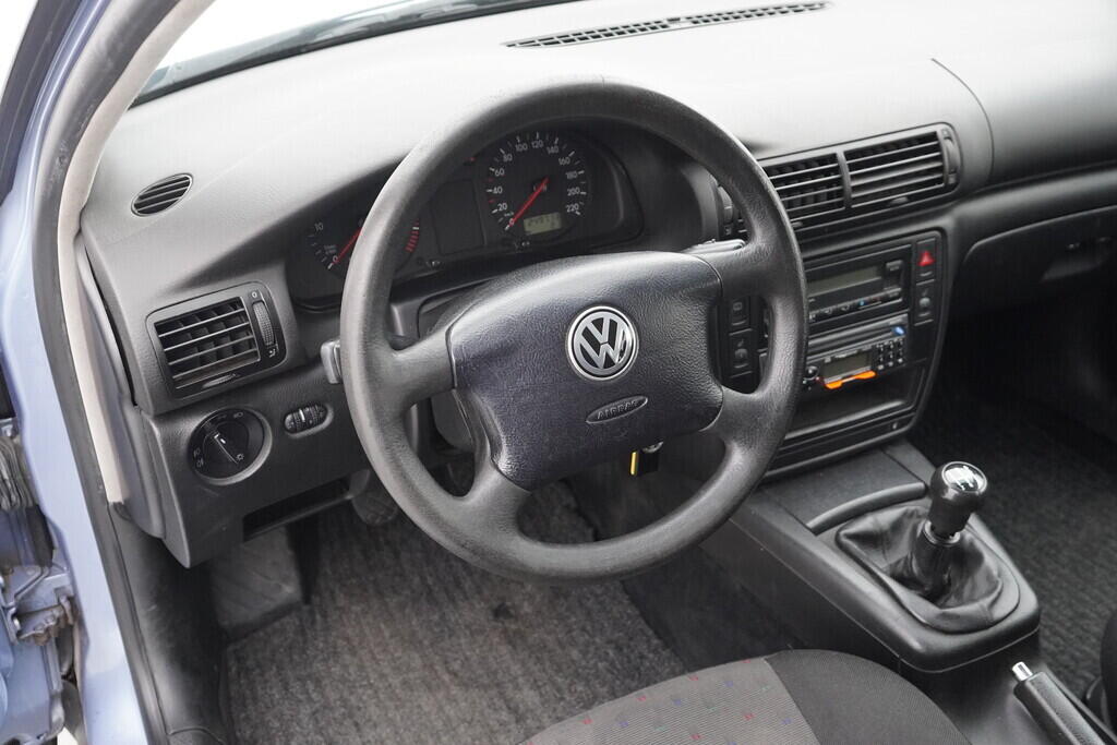 OV190V09774_22.webp_PASSAT  1.9 TDI 81 kW manuál