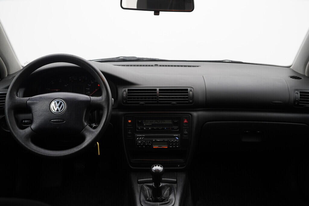 OV190V09774_26.webp_PASSAT  1.9 TDI 81 kW manuál