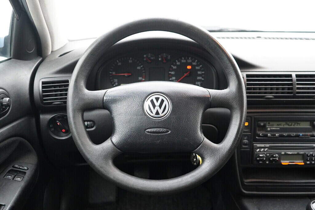 OV190V09774_29.webp_PASSAT  1.9 TDI 81 kW manuál