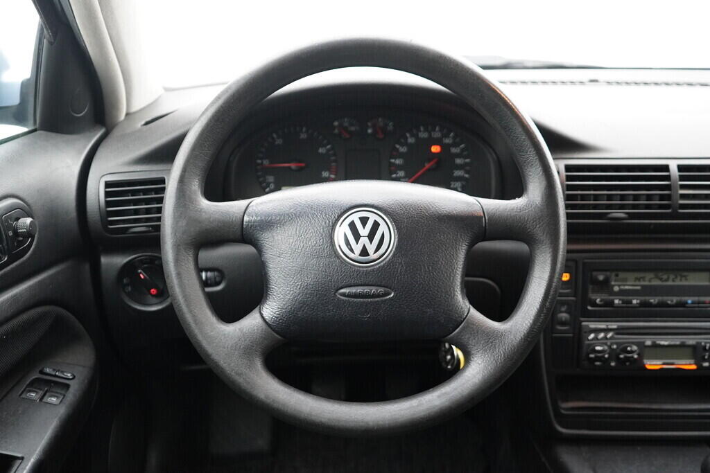 OV190V09774_30.webp_PASSAT  1.9 TDI 81 kW manuál