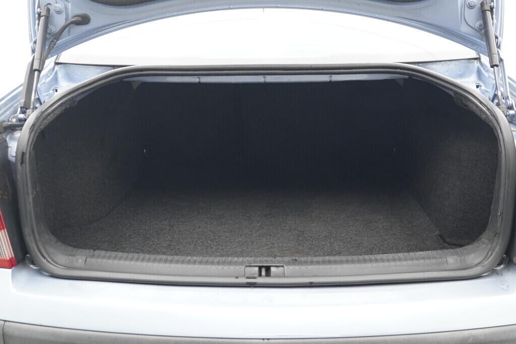 OV190V09774_37.webp_PASSAT  1.9 TDI 81 kW manuál