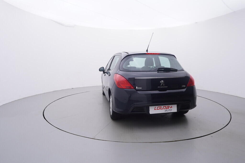 OV190V09782_13.webp_308  1.4 i 72 kW manuál