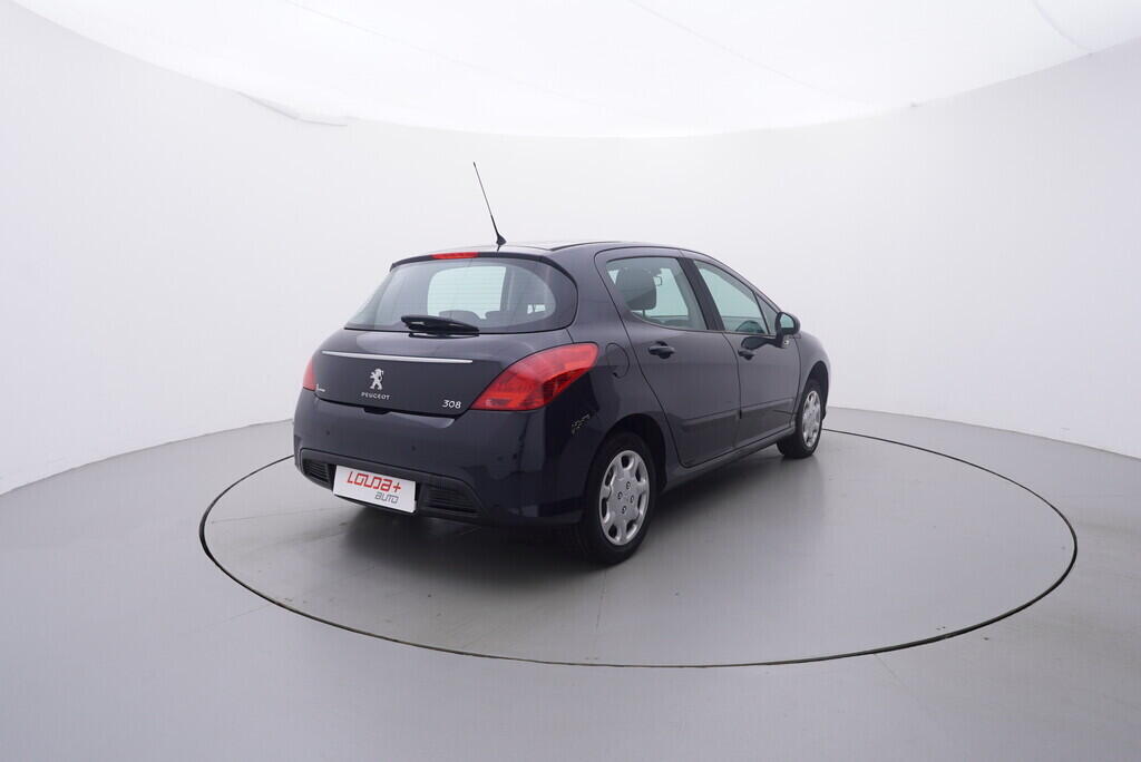 OV190V09782_14.webp_308  1.4 i 72 kW manuál