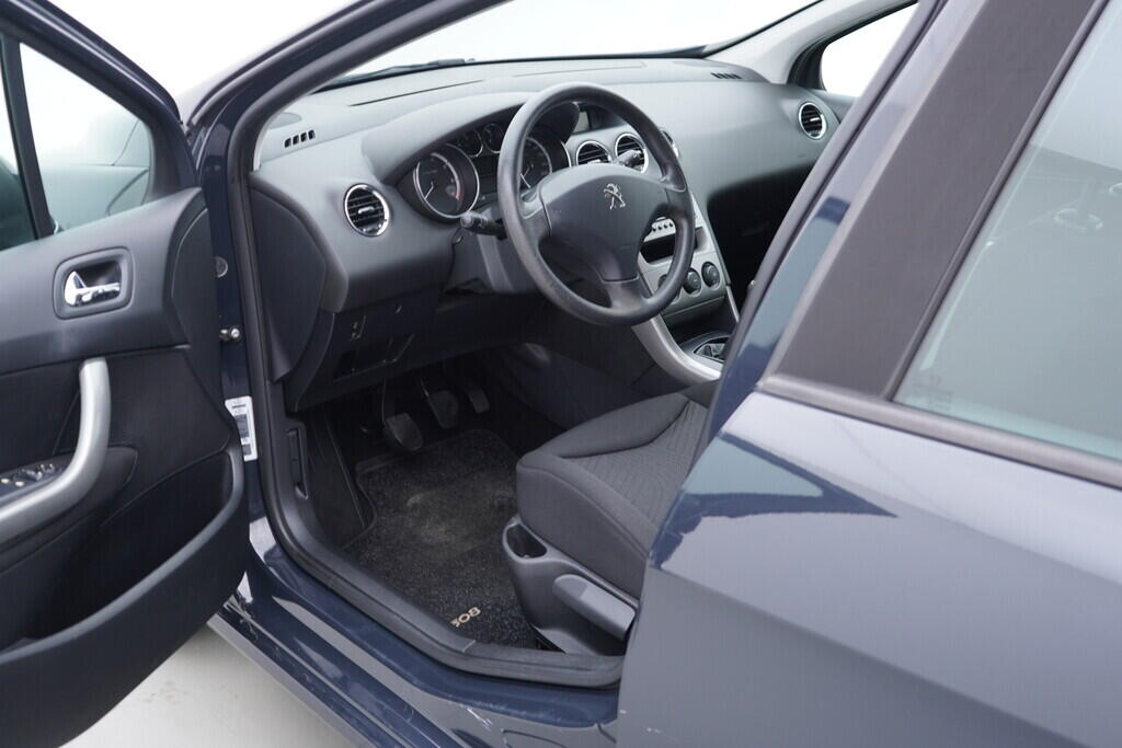 OV190V09782_18.webp_308  1.4 i 72 kW manuál