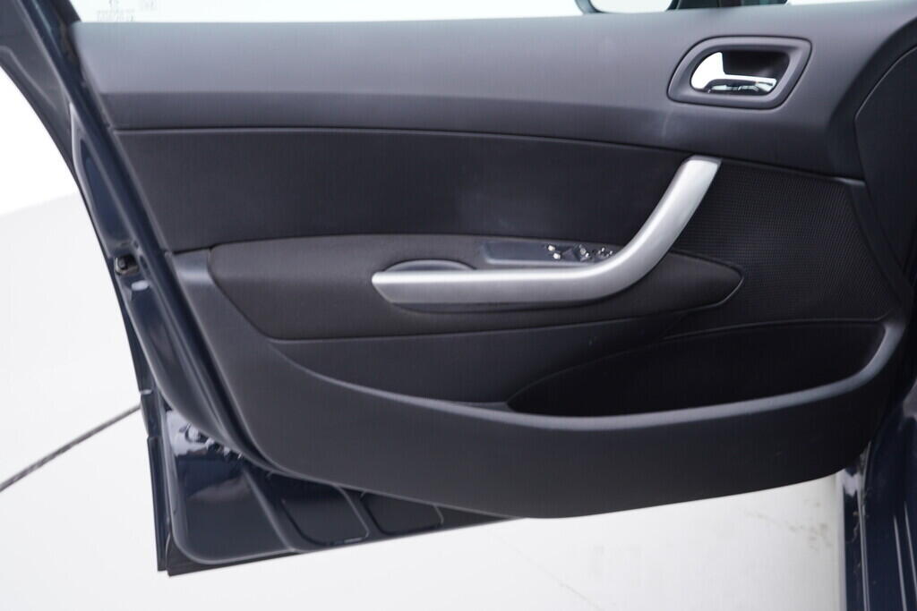 OV190V09782_19.webp_308  1.4 i 72 kW manuál