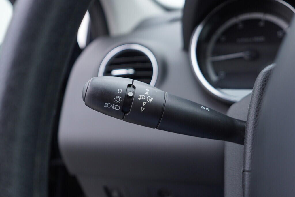 OV190V09782_23.webp_308  1.4 i 72 kW manuál