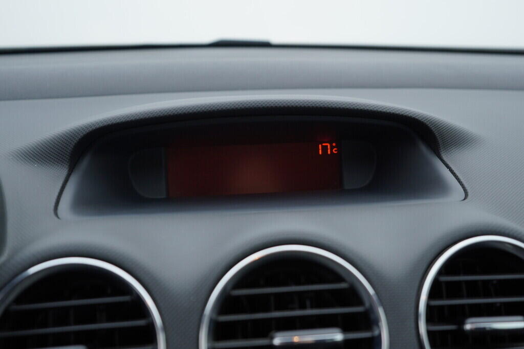 OV190V09782_28.webp_308  1.4 i 72 kW manuál