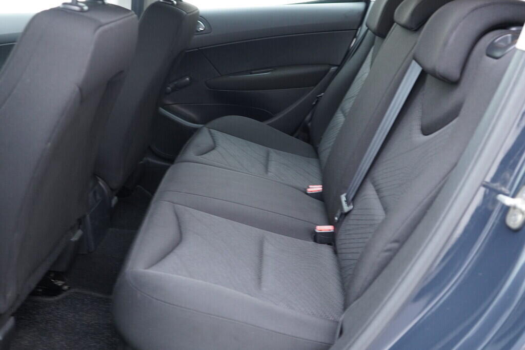 OV190V09782_33.webp_308  1.4 i 72 kW manuál