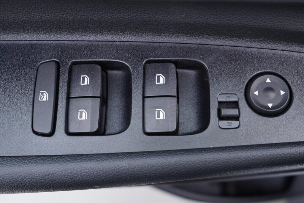 OV190V09784_20.webp_BAYON Smart 1.0 T-GDI 74 kW manuál, DPH