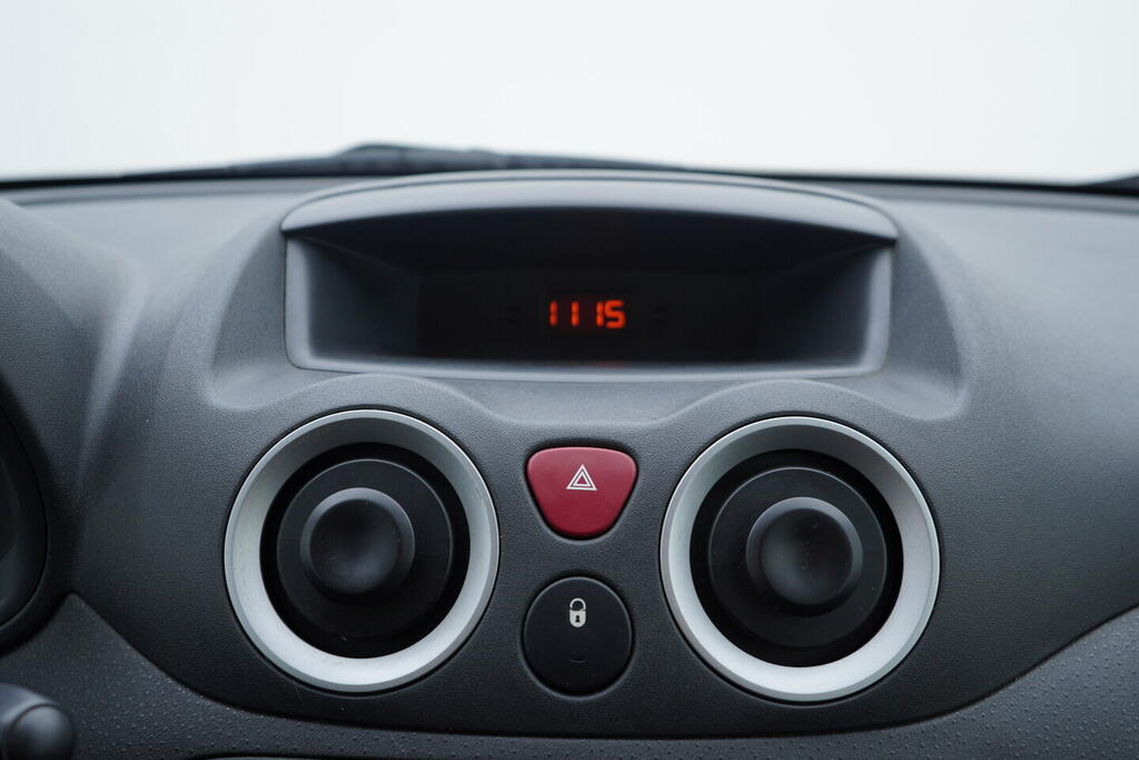 OV190V09786_26.webp_C3  1.1 HFX 44 kW manuál