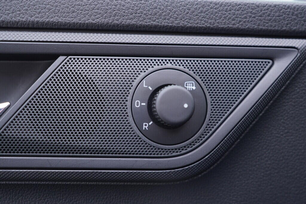 OV190V09791_21.webp_FABIA Ambition 1.0 TSI 70 kW manuál, DPH