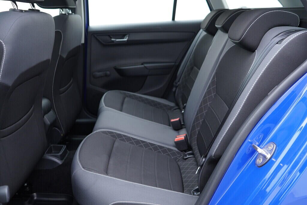 OV190V09791_34.webp_FABIA Ambition 1.0 TSI 70 kW manuál, DPH