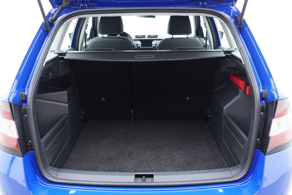 OV190V09791_35.webp_FABIA Ambition 1.0 TSI 70 kW manuál, DPH