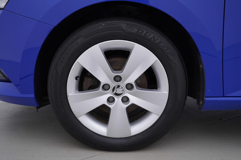 OV190V09791_37.webp_FABIA Ambition 1.0 TSI 70 kW manuál, DPH