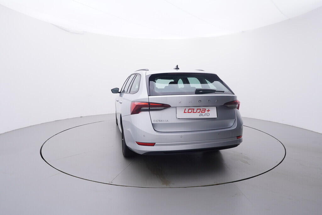 OV190V09792_13.webp_OCTAVIA Ambition 1.0 TSI 81 kW manuál, DPH