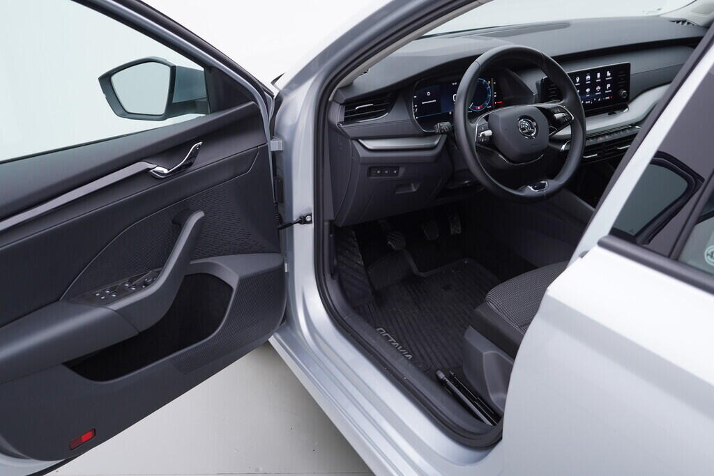 OV190V09792_18.webp_OCTAVIA Ambition 1.0 TSI 81 kW manuál, DPH