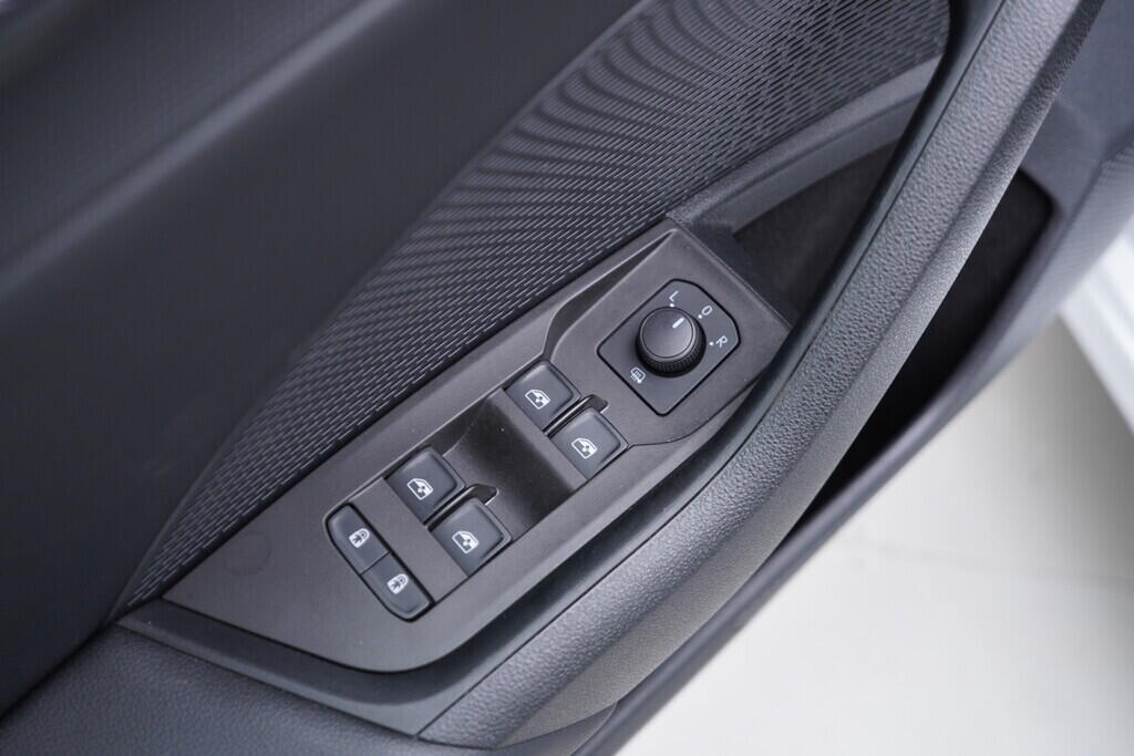 OV190V09792_20.webp_OCTAVIA Ambition 1.0 TSI 81 kW manuál, DPH